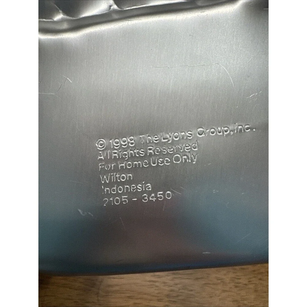 Wilton Barney Happy Birthday Cake Pan Mold Aluminum 2015-3450 Vintage 1998 Used